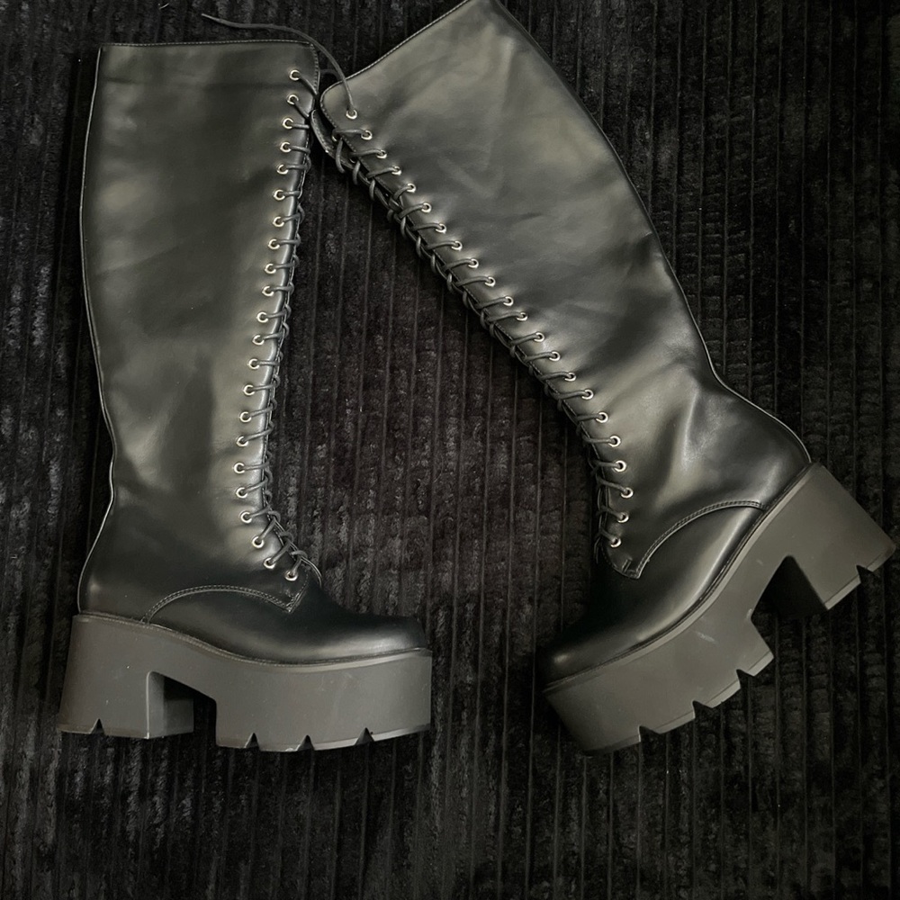 LAMODA PLATFORM BOOTS